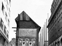 Bolnica Male Braće 1934. godine, ostaci u Gajevoj ulici prije rušenja. Istočno krilo Zakladne bolnice s ljekarnom srušeno je 1935. godine